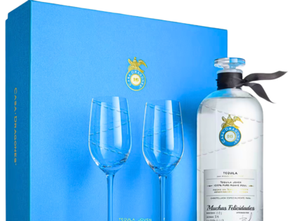 TEQUILA CASA DRAGONES JOVEN 750 ml Estuche con 2 Copas